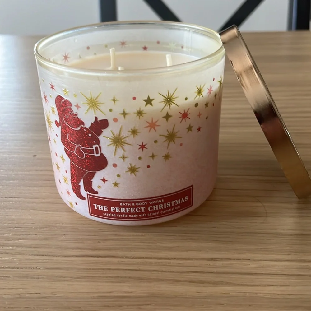 Bath & Body Works 3 Wick Candle. The Perfect Christmas.